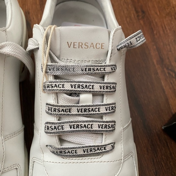 Versace Original White - Picture 4 of 13